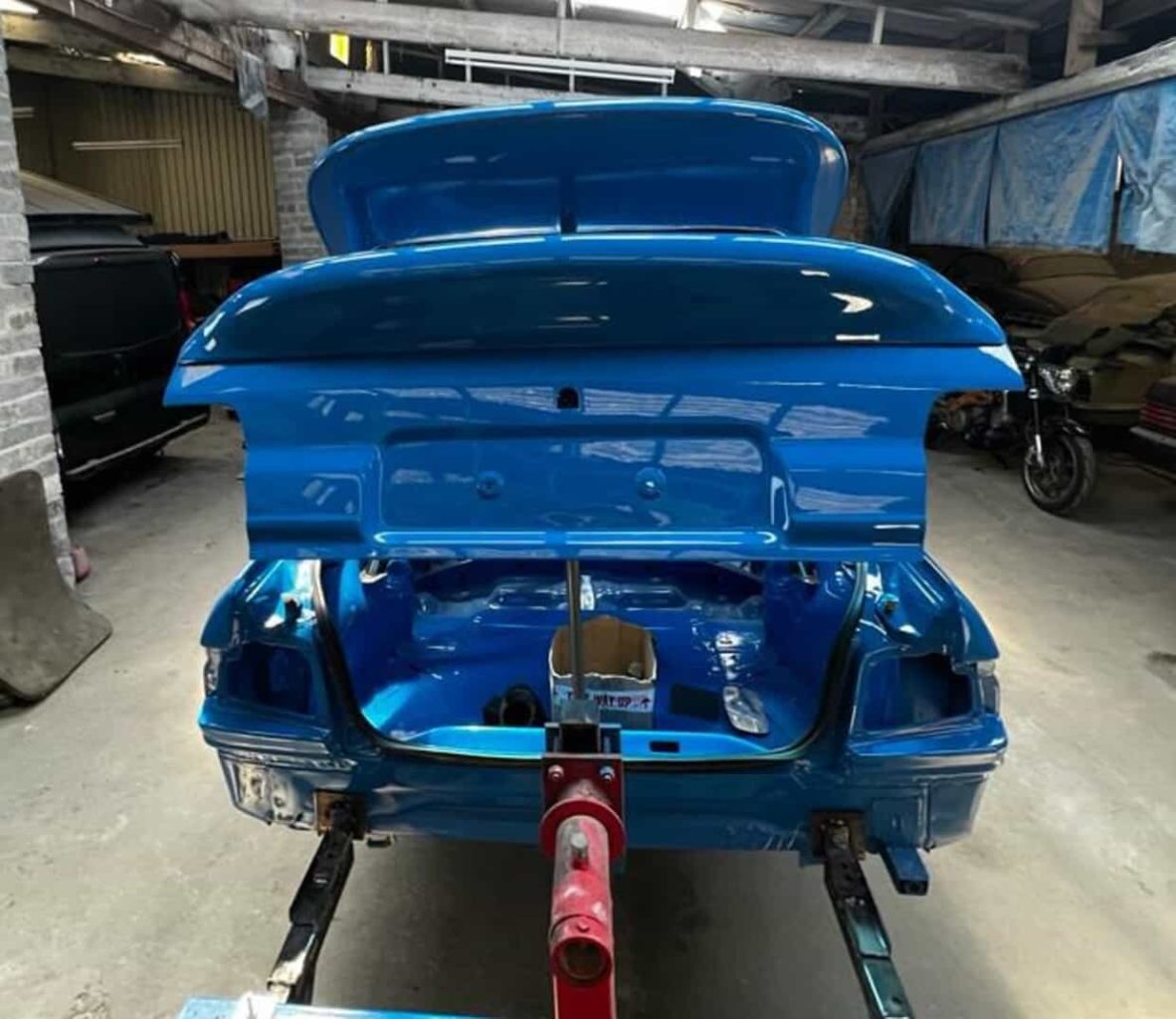 Rear Spoiler & Polycarbonate Windows